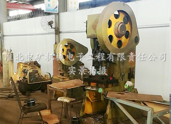 生產(chǎn)車(chē)間.數(shù)控車(chē)床.